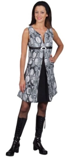 Dame wit zwart gelijnd