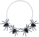 Ketting en oorbellen spinnen
