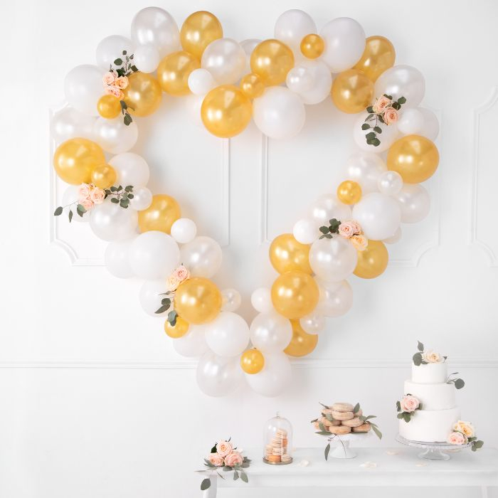 Ballonnenboog hart wit met goud