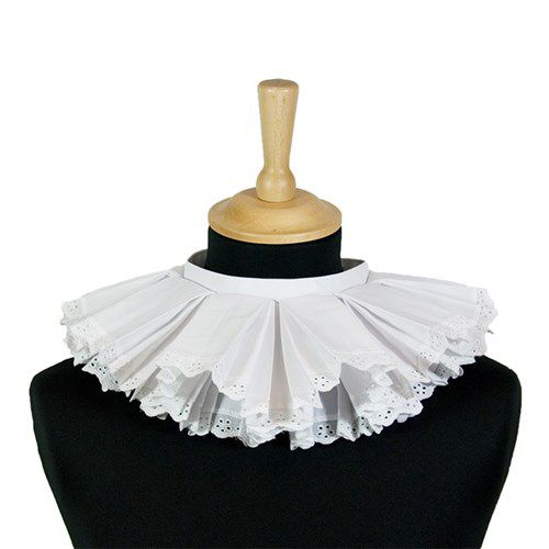 Pietenkraag geplooid en geborduurd