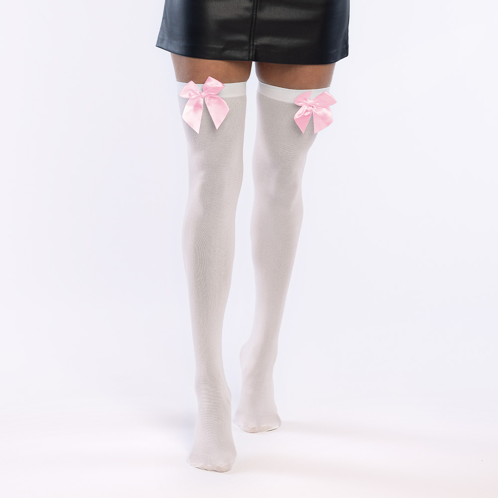 Kniekousen wit met lichtroze strik 