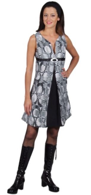 Dame wit zwart gelijnd